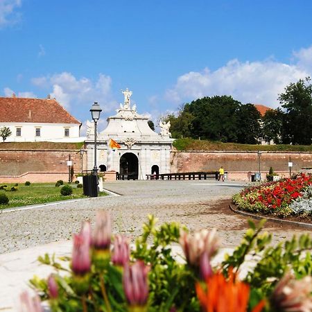 Sfanta Ecaterina - Garsoniera Alba Iulia Apartment Exterior foto