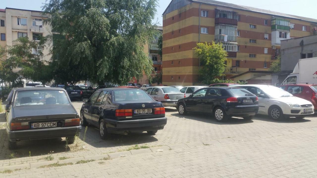Sfanta Ecaterina - Garsoniera Alba Iulia Apartment Exterior foto