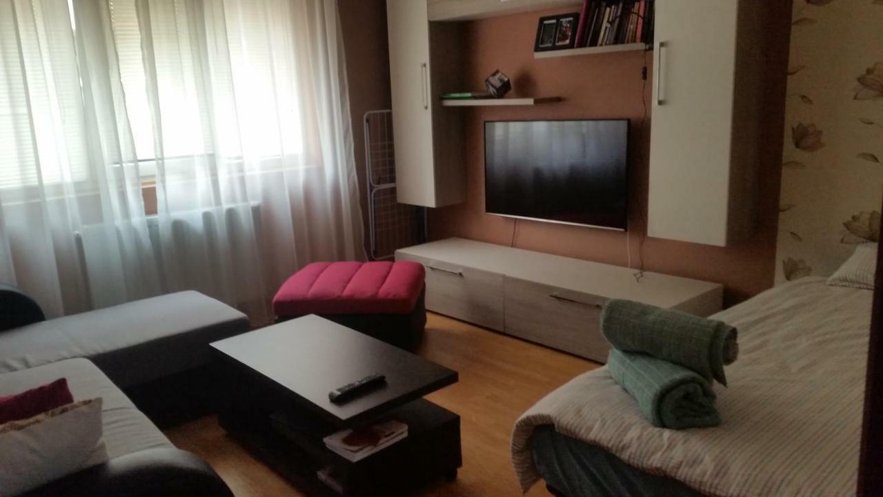 Sfanta Ecaterina - Garsoniera Alba Iulia Apartment Exterior foto